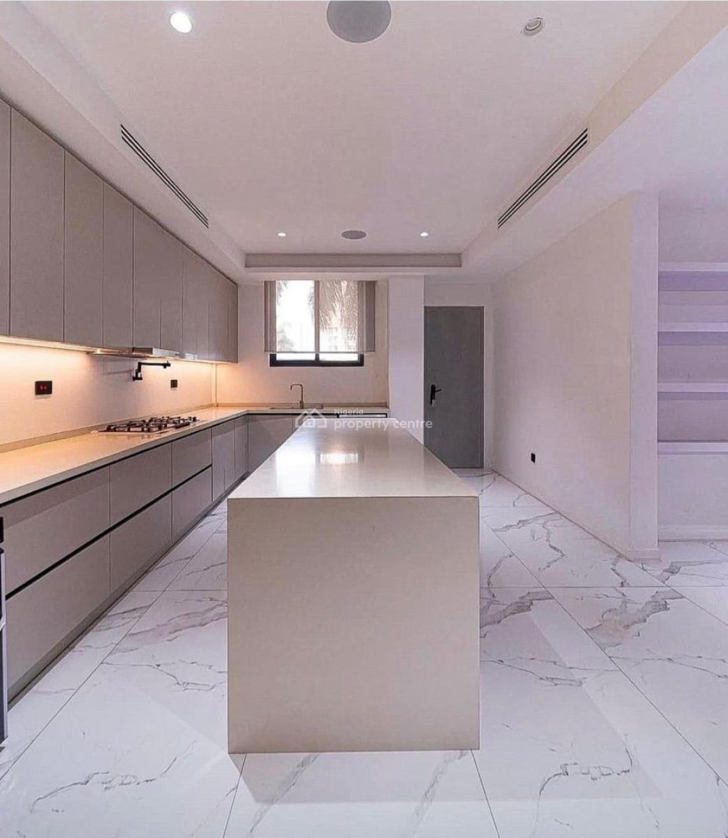 an Exceptionally Designed Serviced 4 Bedroom Flat with 2rooms Bq, Old Ikoyi, Ikoyi, Lagos, Flat / Apartment for Sale