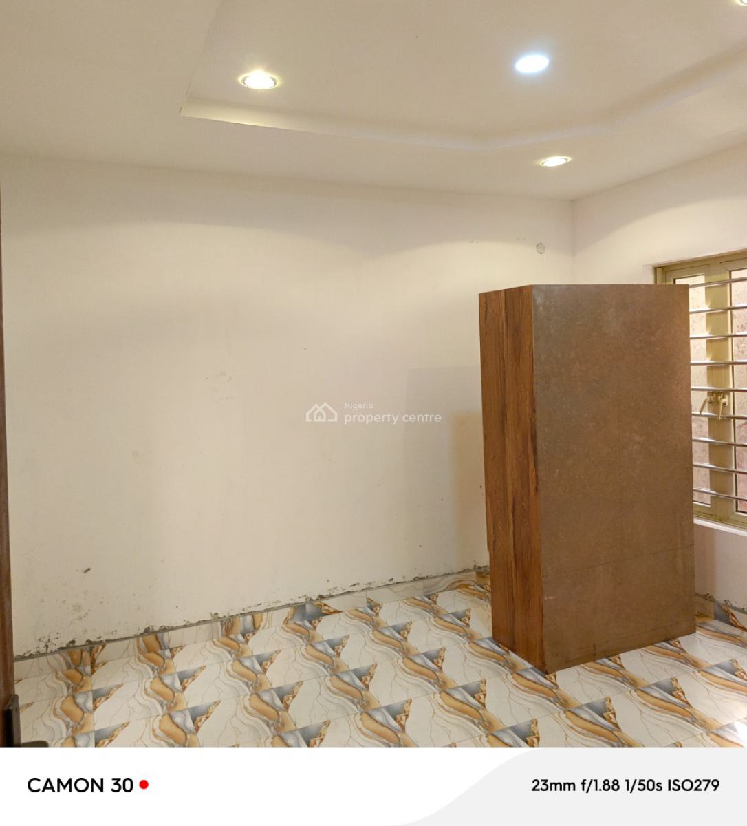 Executive Mini Flat at Oke Afa By The Bus Stop (2 Toilet), Isolo, Lagos, Mini Flat (room and Parlour) for Rent