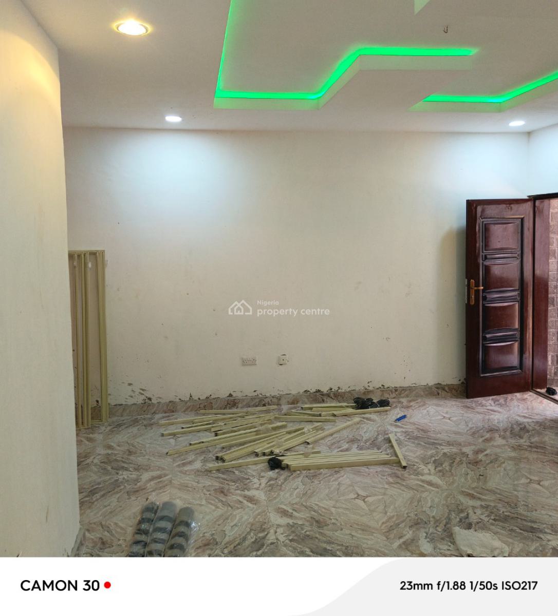Executive Mini Flat at Oke Afa By The Bus Stop (2 Toilet), Isolo, Lagos, Mini Flat (room and Parlour) for Rent