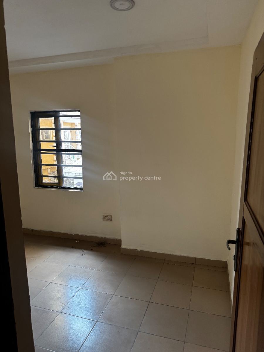 Well Renovated 2-bedroom Apartment, Sangotedo, Ajah, Lagos, Flat / Apartment for Rent