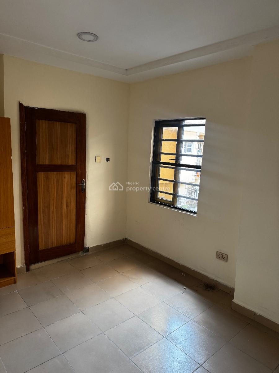 Well Renovated 2-bedroom Apartment, Sangotedo, Ajah, Lagos, Flat / Apartment for Rent