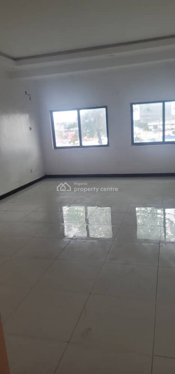 Spacious 3 Bedrooms Flat with Bq and Laundry, Eleganza Estate By 2 Toll Gate, Lekki, Lagos, Flat / Apartment for Rent