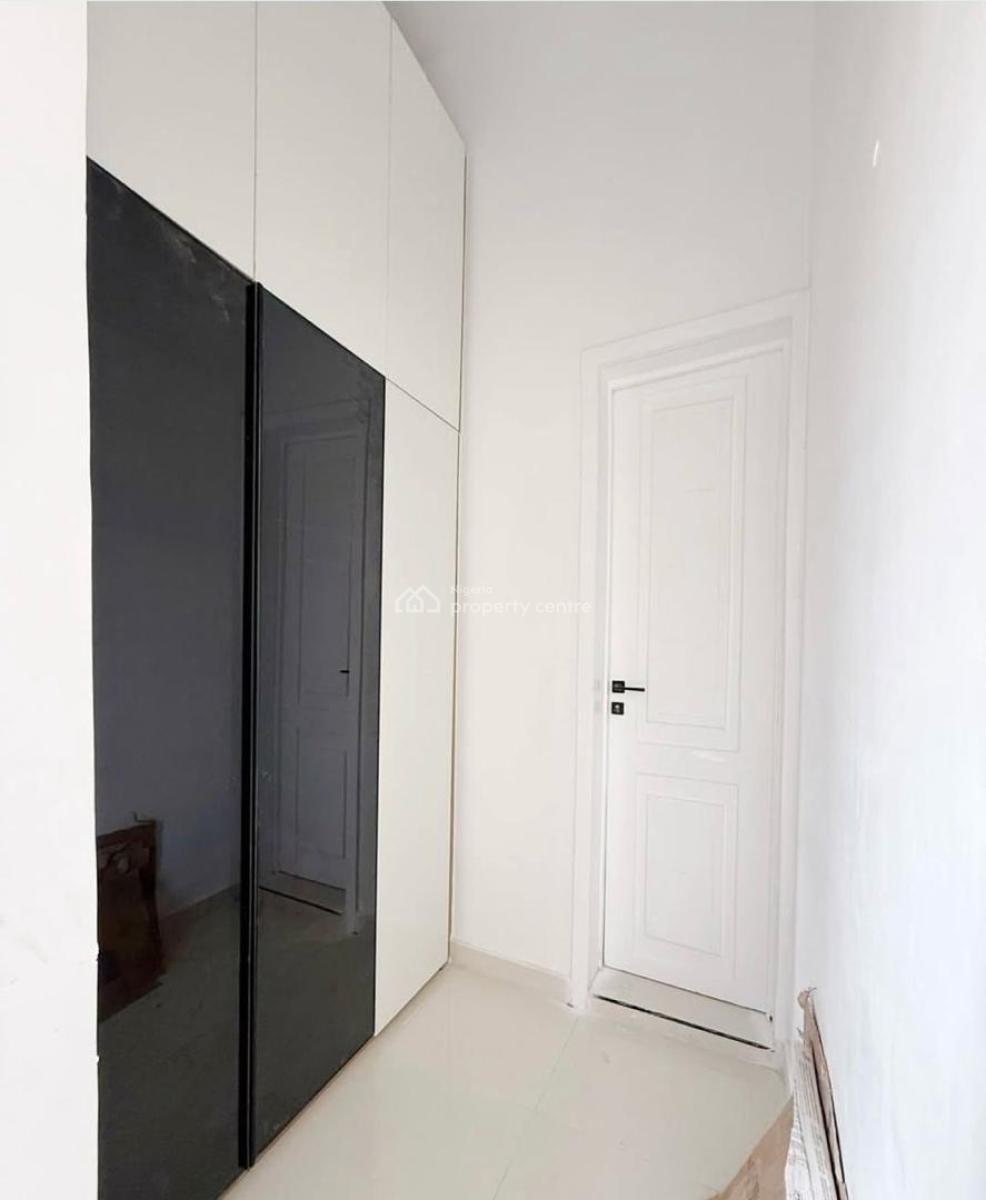 Beautifully Built 3 Bedroom  Apartment with Bq, Gym, Elevator, Lekki Phase 1, Lekki, Lagos, Flat / Apartment for Sale