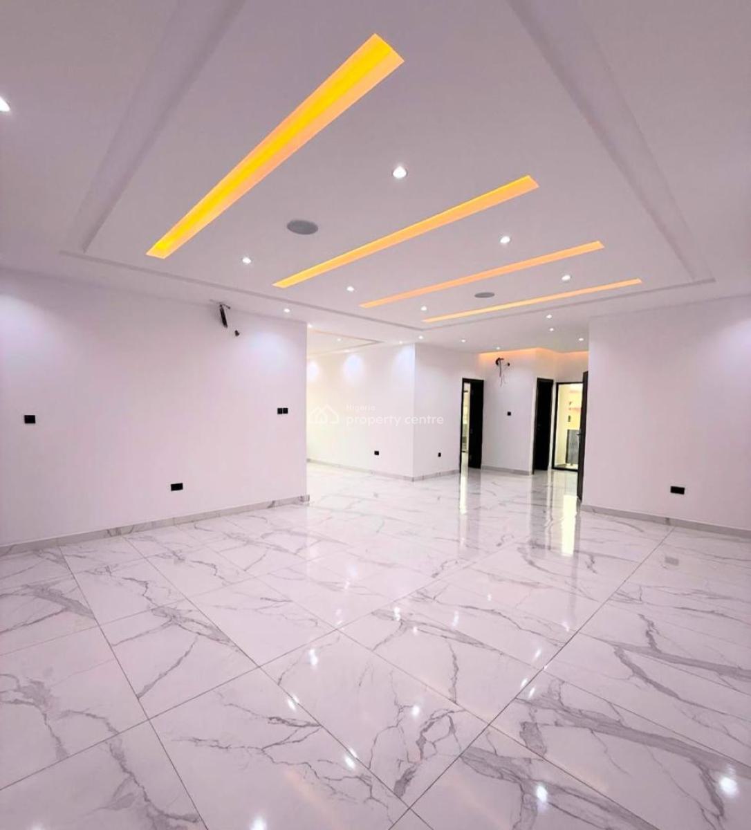 Beautifully Built 2 Bedroom  Apartment with a Bq & Gym, Lekki Phase 1, Lekki, Lagos, Flat / Apartment for Sale
