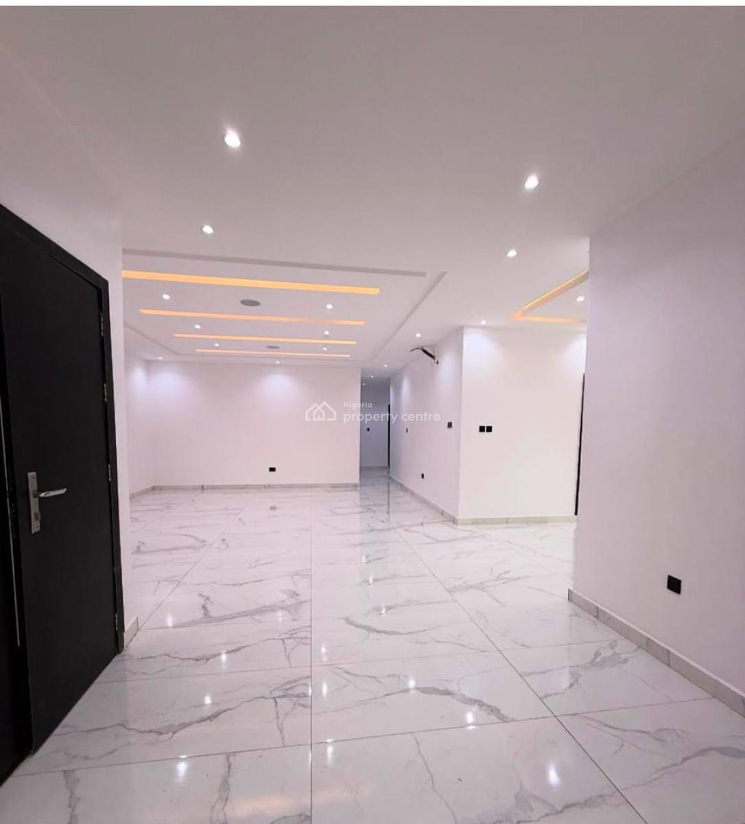 Beautifully Built 2 Bedroom  Apartment with a Bq & Gym, Lekki Phase 1, Lekki, Lagos, Flat / Apartment for Sale