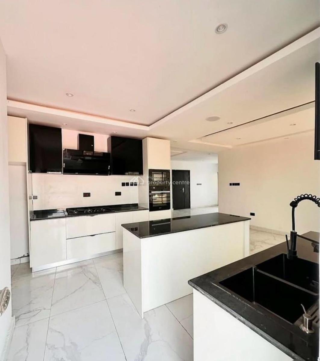 Beautifully Built 2 Bedroom  Apartment with a Bq & Gym, Lekki Phase 1, Lekki, Lagos, Flat / Apartment for Sale