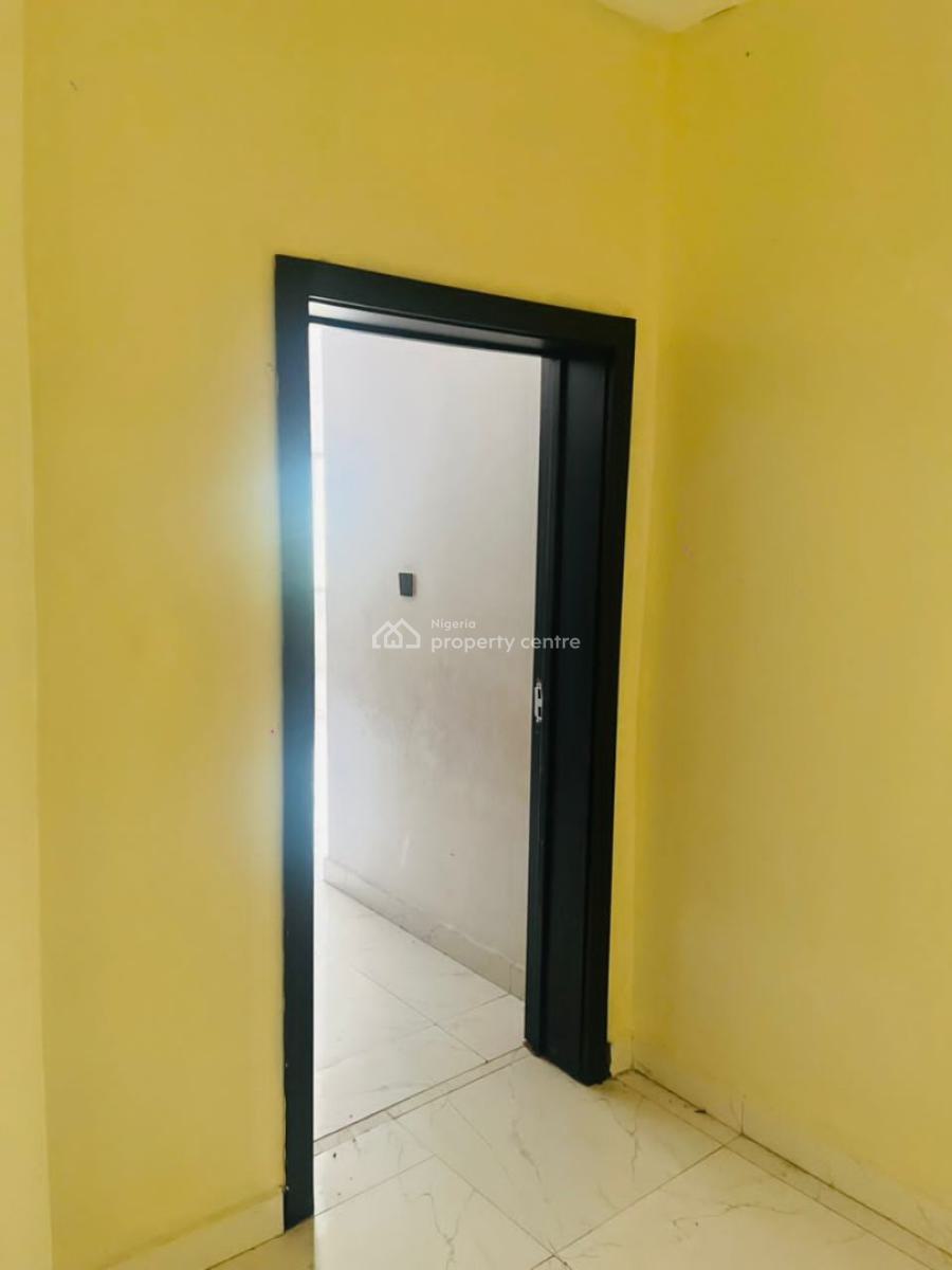 Fully Serviced 3bedroom Flat in an Estate on The First Floor, Ikate, Lekki, Lagos, Flat / Apartment for Rent