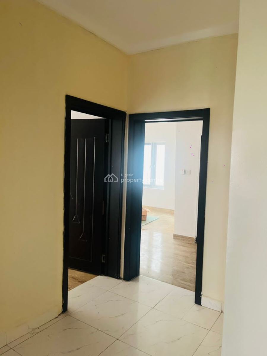 Fully Serviced 3bedroom Flat in an Estate on The First Floor, Ikate, Lekki, Lagos, Flat / Apartment for Rent