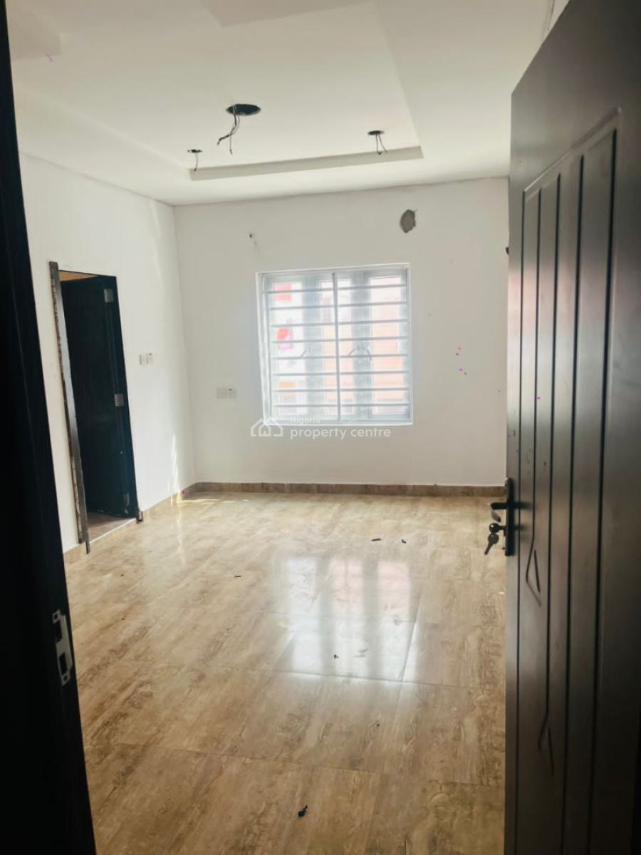 Fully Serviced 3bedroom Flat in an Estate on The First Floor, Ikate, Lekki, Lagos, Flat / Apartment for Rent