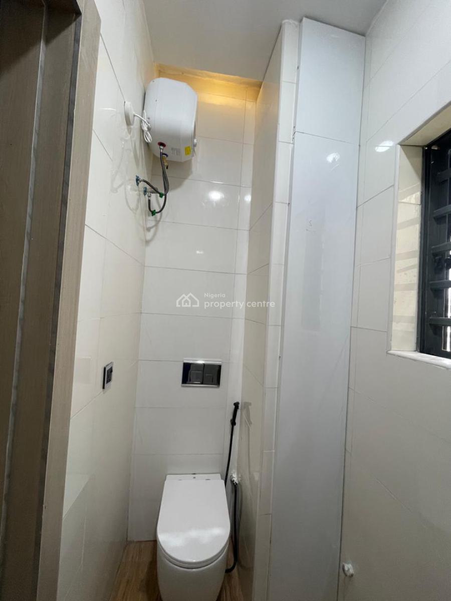 Spacious 3 Bedroom Apartments with Gym, Pool, Elevator, Lekki Phase 1, Lekki, Lagos, Flat / Apartment for Sale