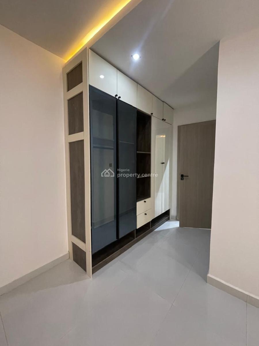 Spacious 3 Bedroom Apartments with Gym, Pool, Elevator, Lekki Phase 1, Lekki, Lagos, Flat / Apartment for Sale