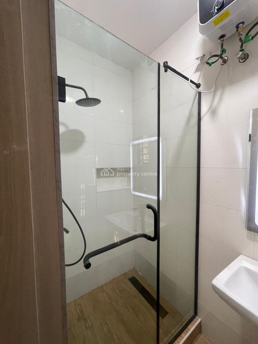 Spacious 3 Bedroom Apartments with Gym, Pool, Elevator, Lekki Phase 1, Lekki, Lagos, Flat / Apartment for Sale