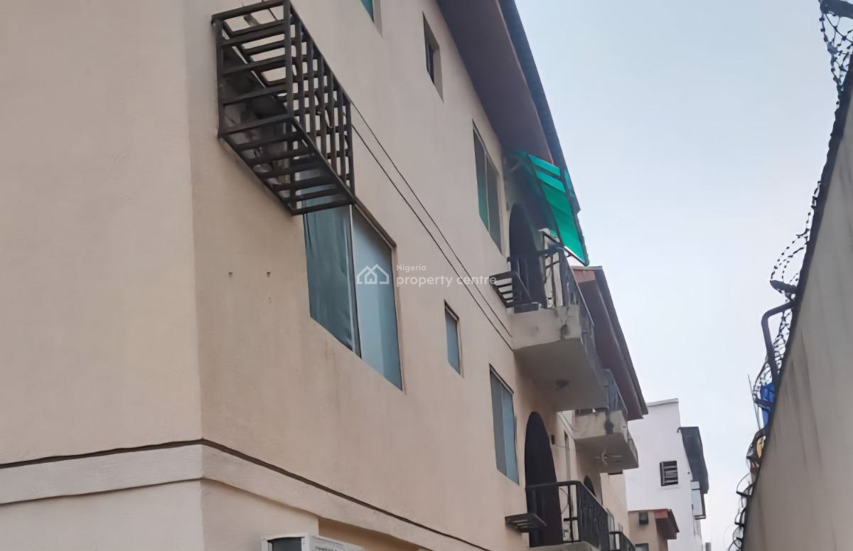 a Well Maintain Block of Flat with 3bedroom Duplex in an Eatate, College Road,ogba, Ogba, Ikeja, Lagos, Block of Flats for Sale