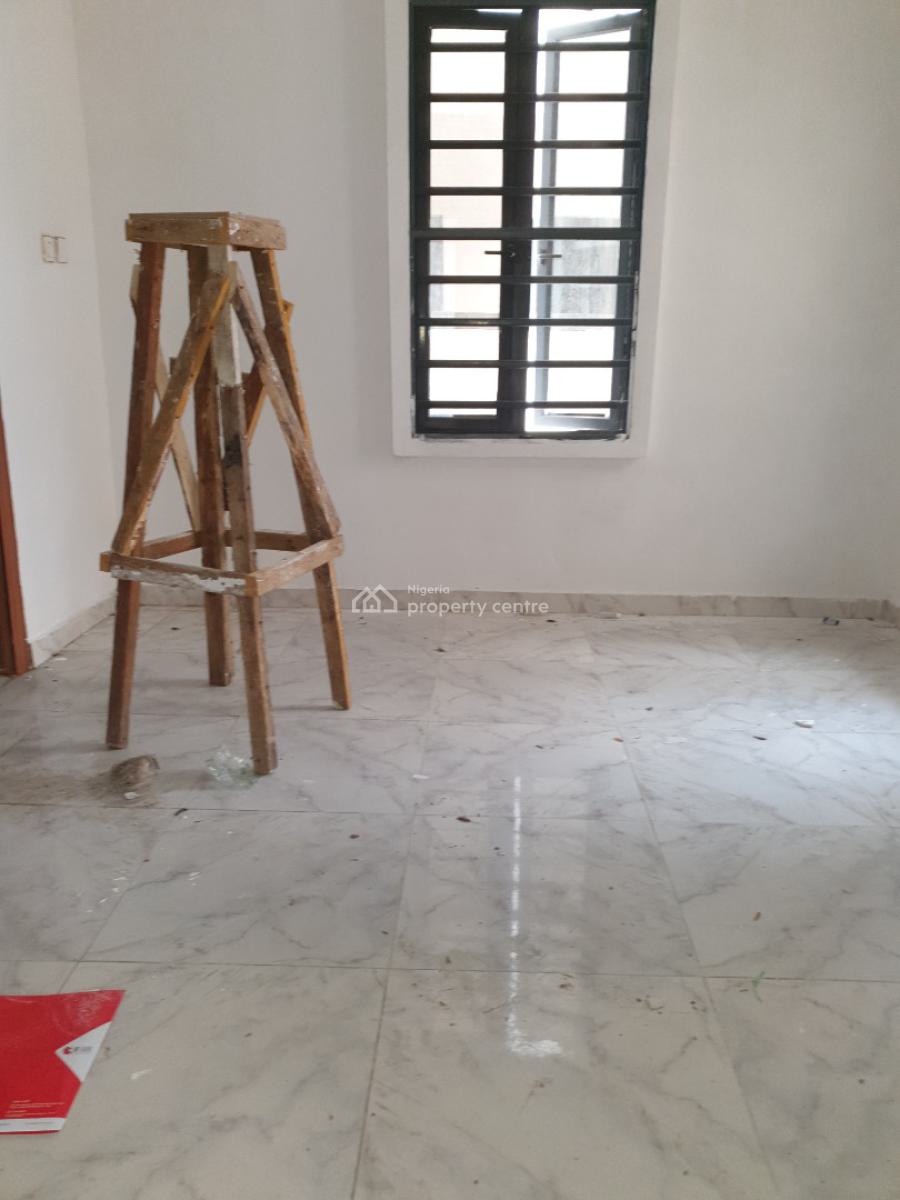Spacious 2bedroom Flat, Ologolo Lekki, Lekki, Lagos, Flat / Apartment for Rent