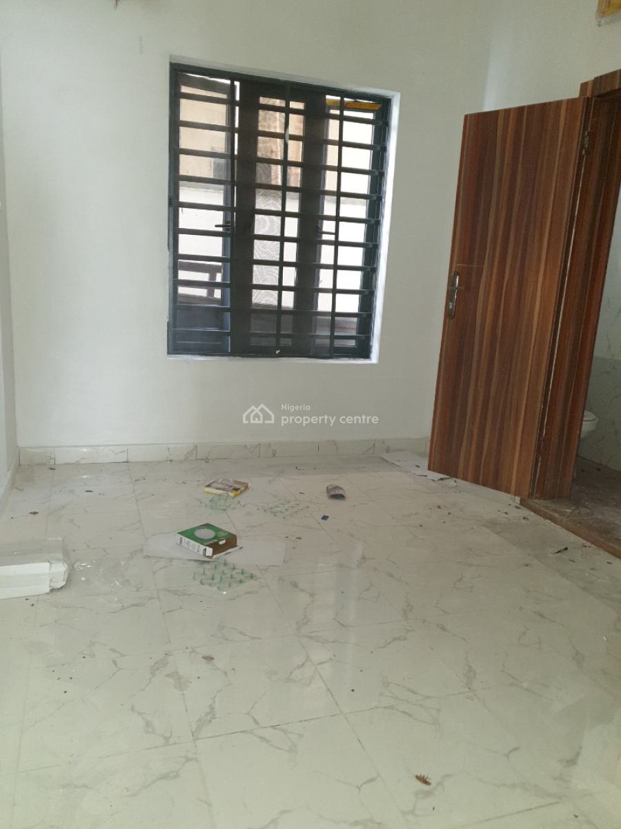 Spacious 2bedroom Flat, Ologolo Lekki, Lekki, Lagos, Flat / Apartment for Rent