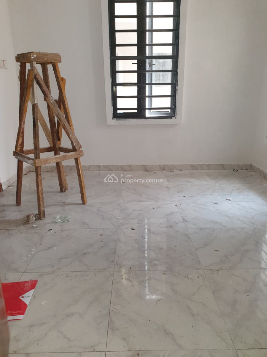 Spacious 2bedroom Flat, Ologolo Lekki, Lekki, Lagos, Flat / Apartment for Rent