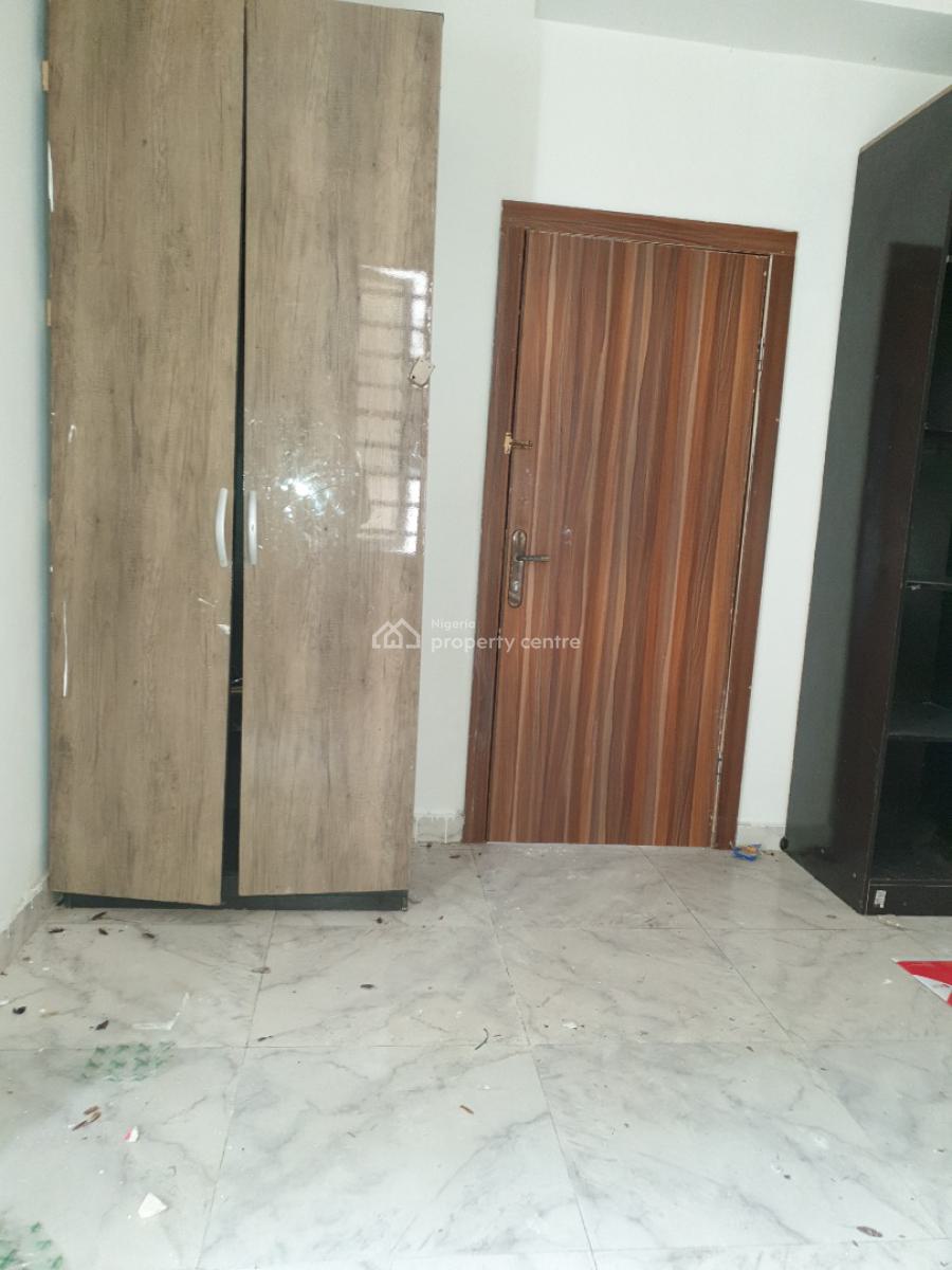Spacious 2bedroom Flat, Ologolo Lekki, Lekki, Lagos, Flat / Apartment for Rent