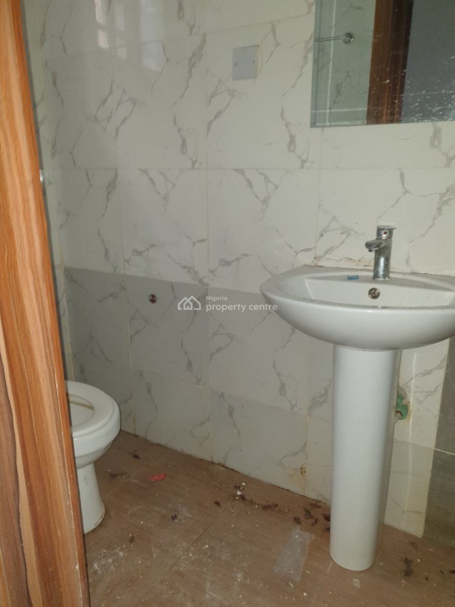 Spacious 2bedroom Flat, Ologolo Lekki, Lekki, Lagos, Flat / Apartment for Rent