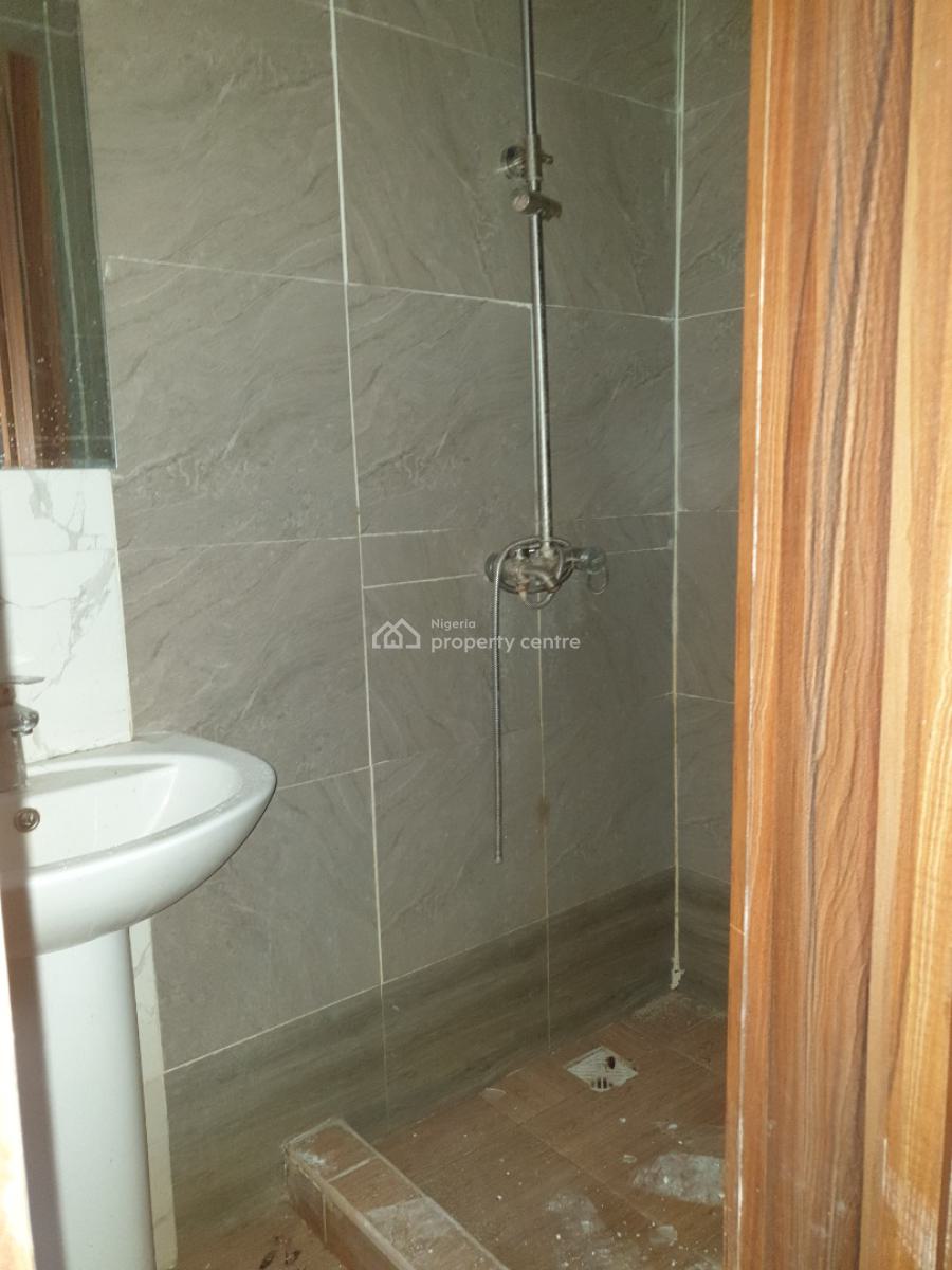 Spacious 2bedroom Flat, Ologolo Lekki, Lekki, Lagos, Flat / Apartment for Rent