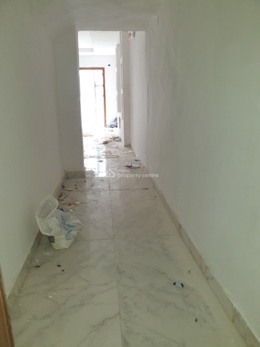 Spacious 2bedroom Flat, Ologolo Lekki, Lekki, Lagos, Flat / Apartment for Rent