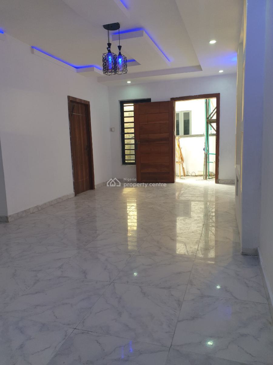 Spacious 2 Bedroom Flat, Ologolo, Lekki, Lagos, Flat / Apartment for Rent