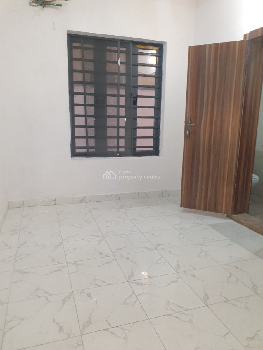 Spacious 2 Bedroom Flat, Ologolo, Lekki, Lagos, Flat / Apartment for Rent