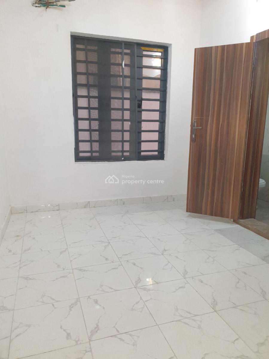 Spacious 2 Bedroom Flat, Ologolo, Lekki, Lagos, Flat / Apartment for Rent