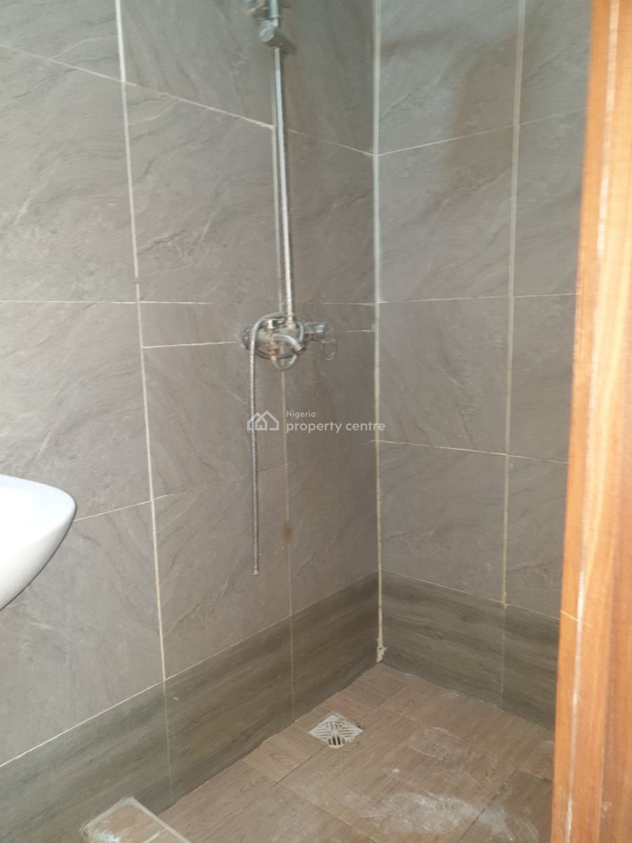 Spacious 2 Bedroom Flat, Ologolo, Lekki, Lagos, Flat / Apartment for Rent
