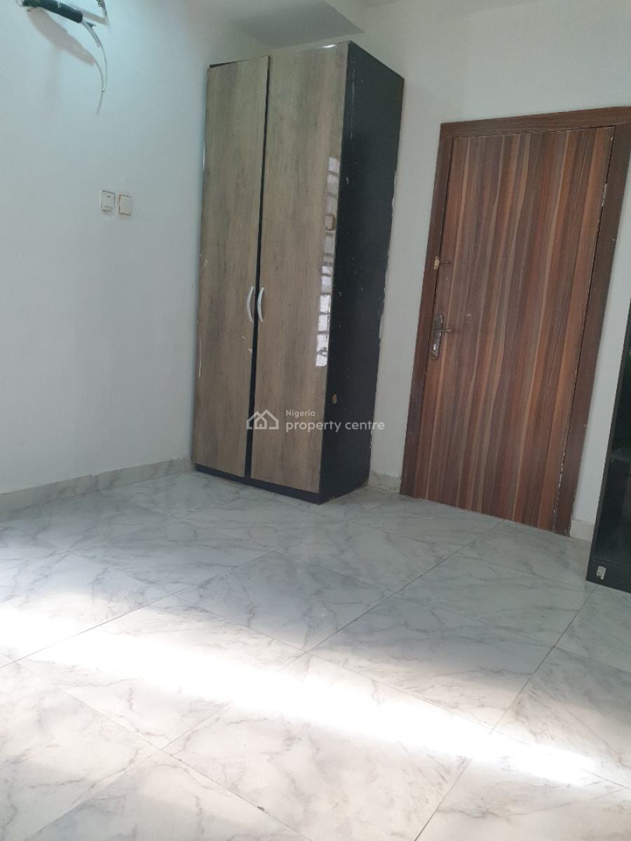Spacious 2 Bedroom Flat, Ologolo, Lekki, Lagos, Flat / Apartment for Rent