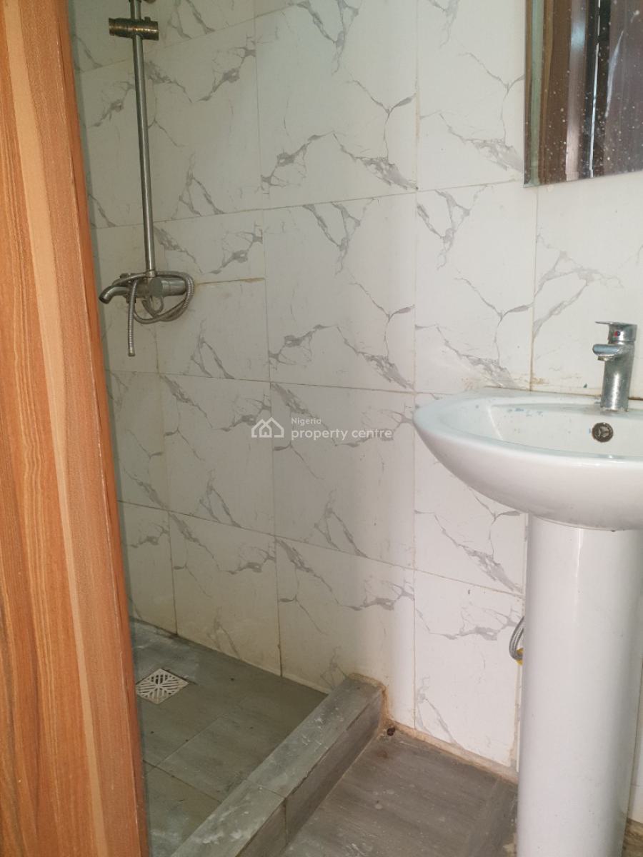 Spacious 2 Bedroom Flat, Ologolo, Lekki, Lagos, Flat / Apartment for Rent