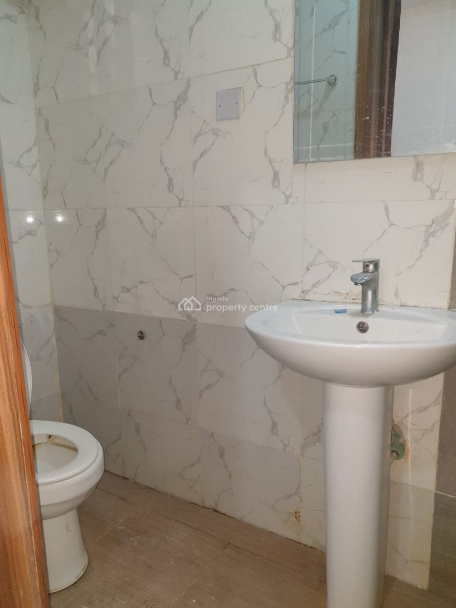 Spacious 2 Bedroom Flat, Ologolo, Lekki, Lagos, Flat / Apartment for Rent