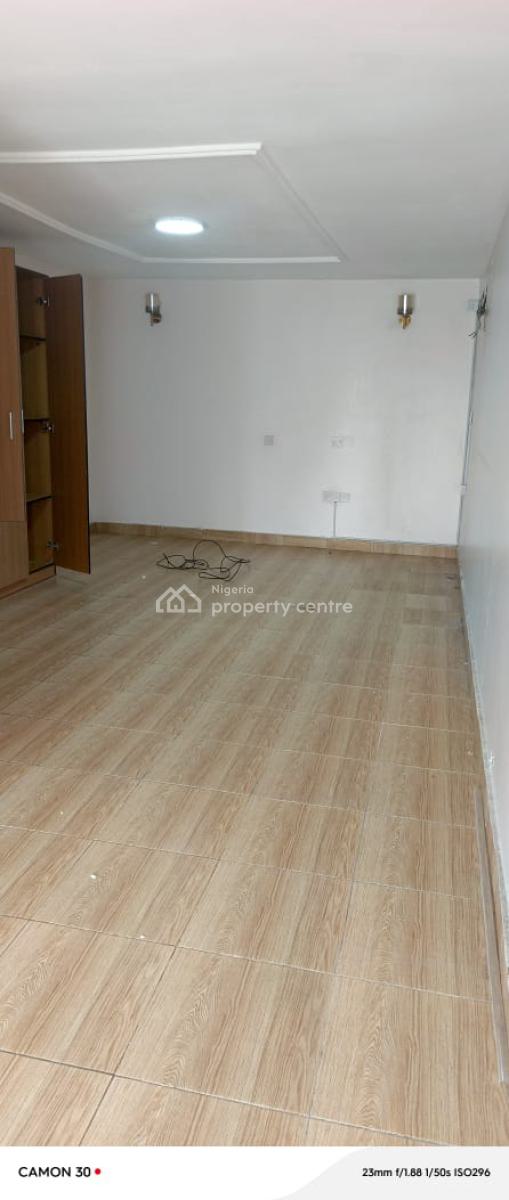 Serviced One-bedroom Penthouse* Top of a Block of Flats., Lekki Phase 1, Lekki, Lagos, Mini Flat (room and Parlour) for Rent
