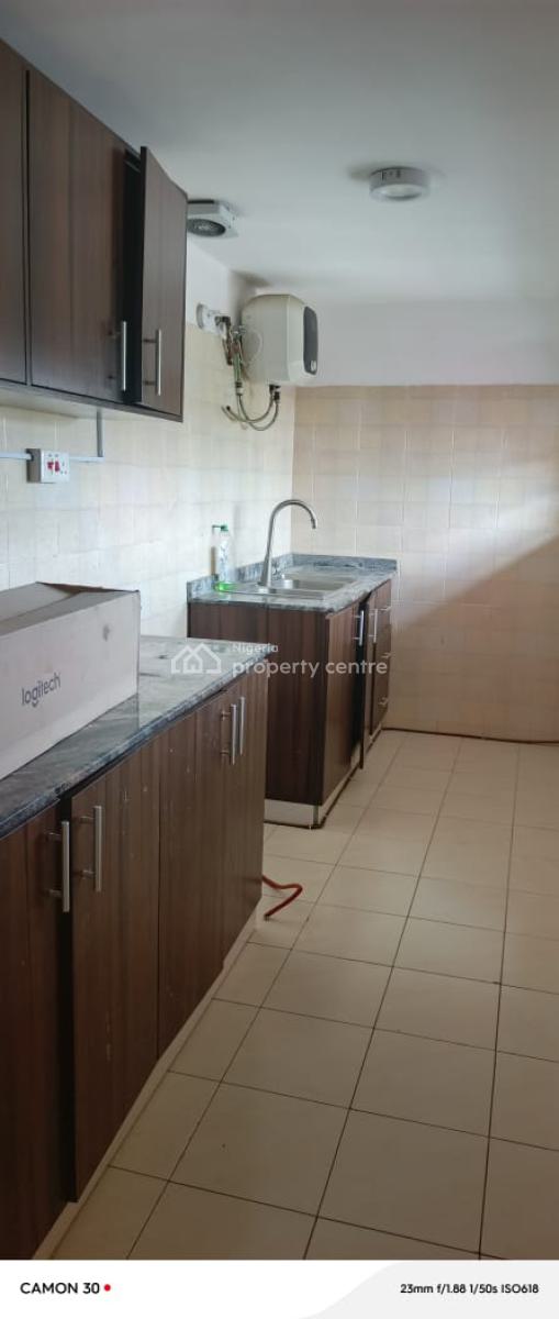 Serviced One-bedroom Penthouse* Top of a Block of Flats., Lekki Phase 1, Lekki, Lagos, Mini Flat (room and Parlour) for Rent