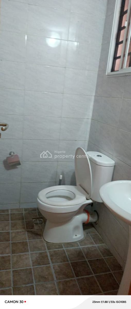 Serviced One-bedroom Penthouse* Top of a Block of Flats., Lekki Phase 1, Lekki, Lagos, Mini Flat (room and Parlour) for Rent