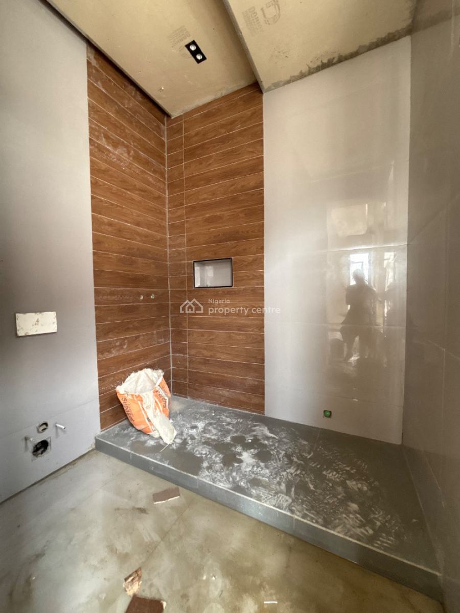 2 Bedroom Penthouse with 1 Room Bq, Lekki Phase 1, Lekki, Lagos, Flat / Apartment for Sale