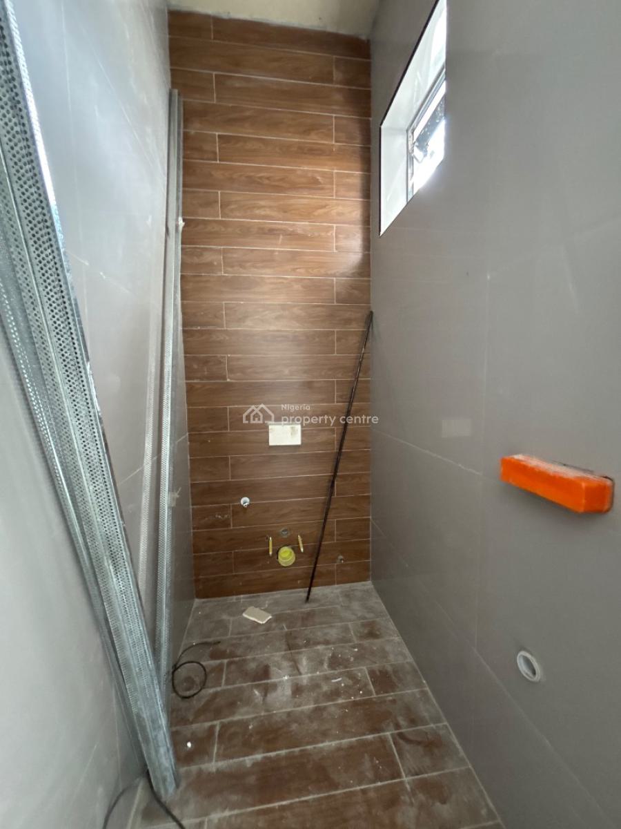 2 Bedroom Penthouse with 1 Room Bq, Lekki Phase 1, Lekki, Lagos, Flat / Apartment for Sale