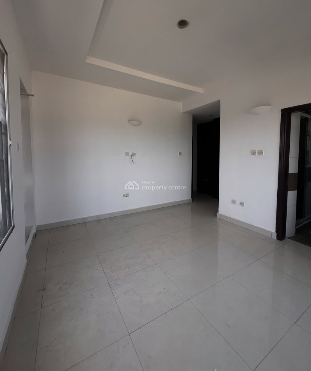 Fully Service 3bedroom Flat with Bq at Lekki Phase 1, Lekki Phase 1 Off Admiralty Way, Lekki Phase 1, Lekki, Lagos, House for Rent
