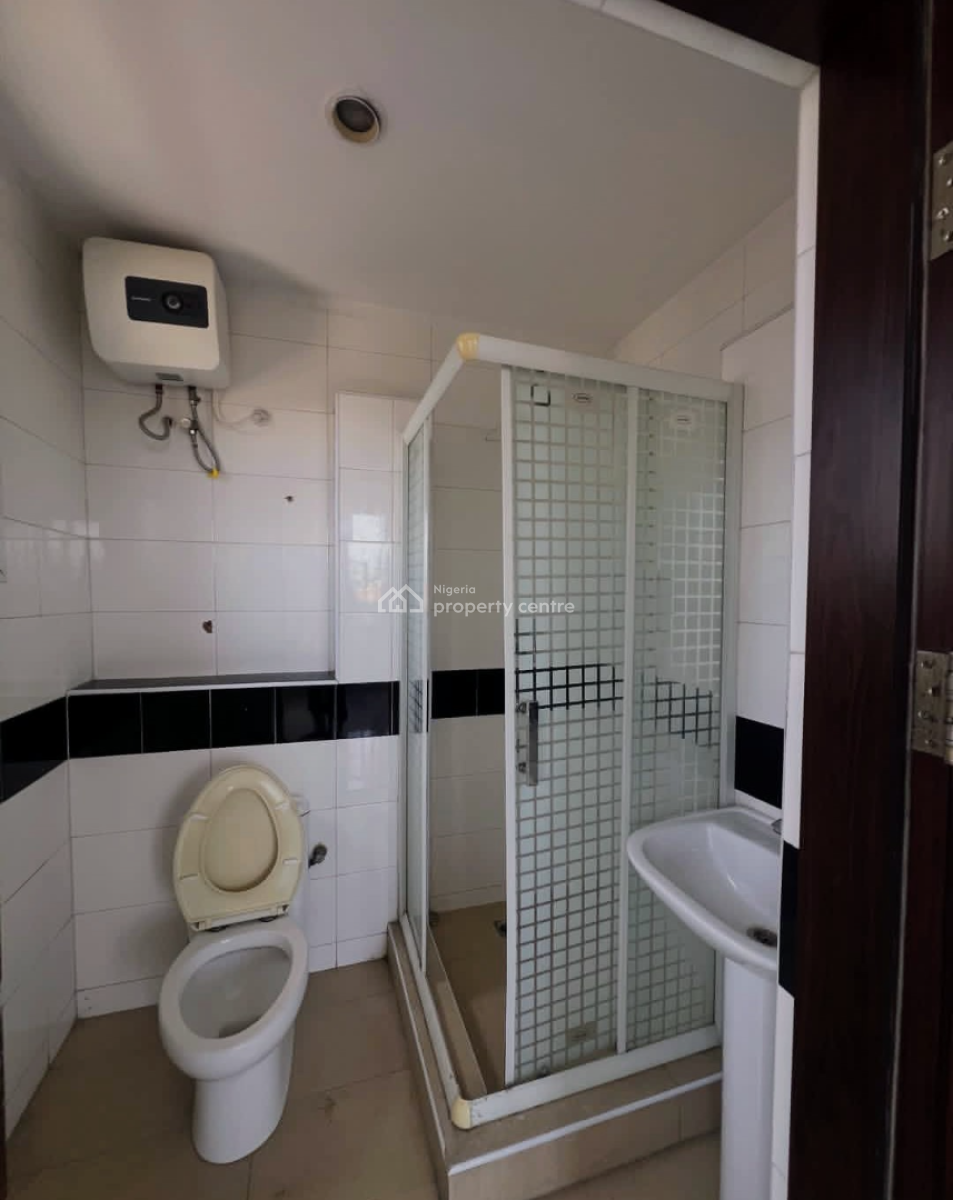 Fully Service 3bedroom Flat with Bq at Lekki Phase 1, Lekki Phase 1 Off Admiralty Way, Lekki Phase 1, Lekki, Lagos, House for Rent