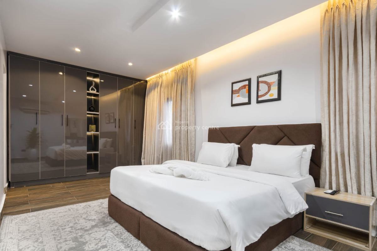 Spacious One Bed in a Nice Estate, Lekki Phase 1, Lekki, Lagos, Flat / Apartment Short Let