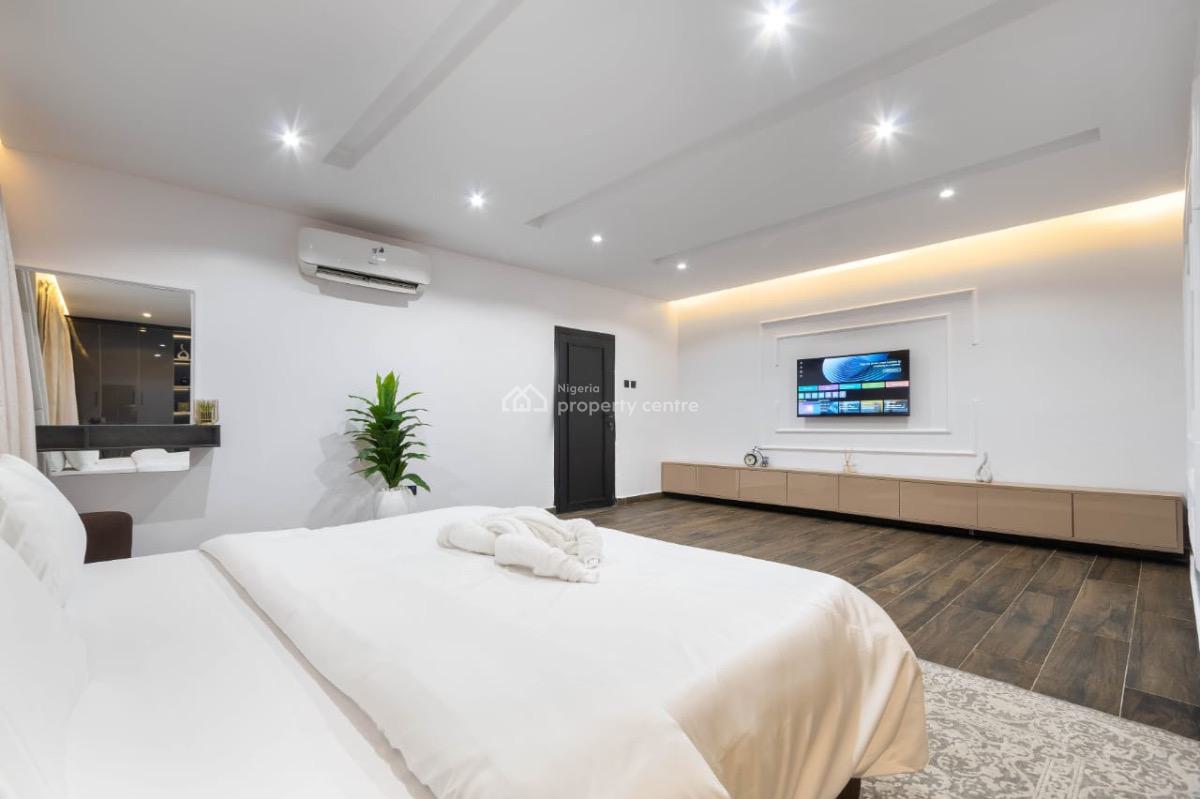 Spacious One Bed in a Nice Estate, Lekki Phase 1, Lekki, Lagos, Flat / Apartment Short Let