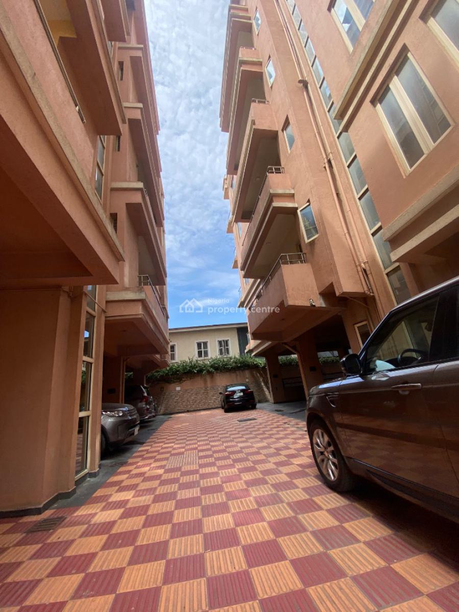 Distress!!! Luxury Fully Furnished 3 Bedroom Plus B Q, Distress Sales!! Fully Furnished 3 Bed+bq + Solar at Oniru  V I Lekki, Oniru, Victoria Island (vi), Lagos, Flat / Apartment for Sale