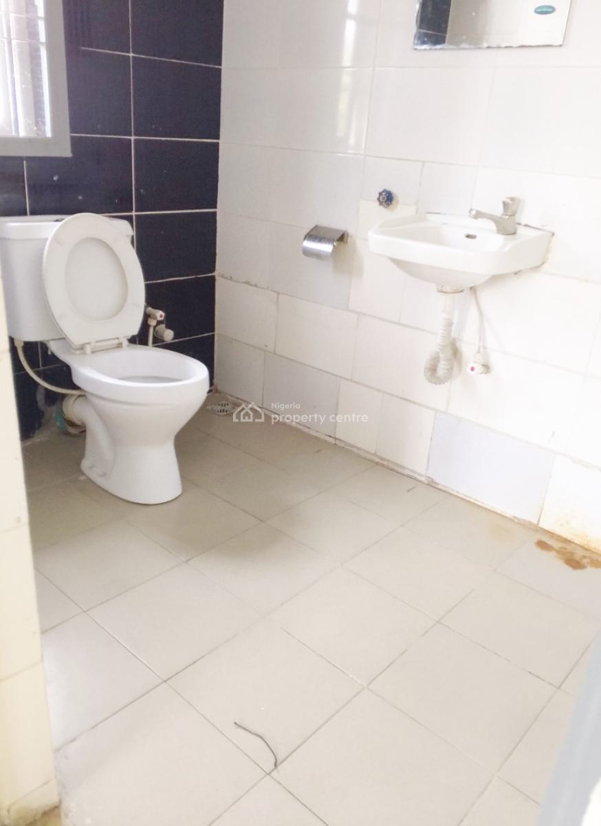 Nice and Standard 3bedroom Upstairs Flat, Serene and Secure Estate, Sangotedo Ajah, Sangotedo, Ajah, Lagos, Flat / Apartment for Rent