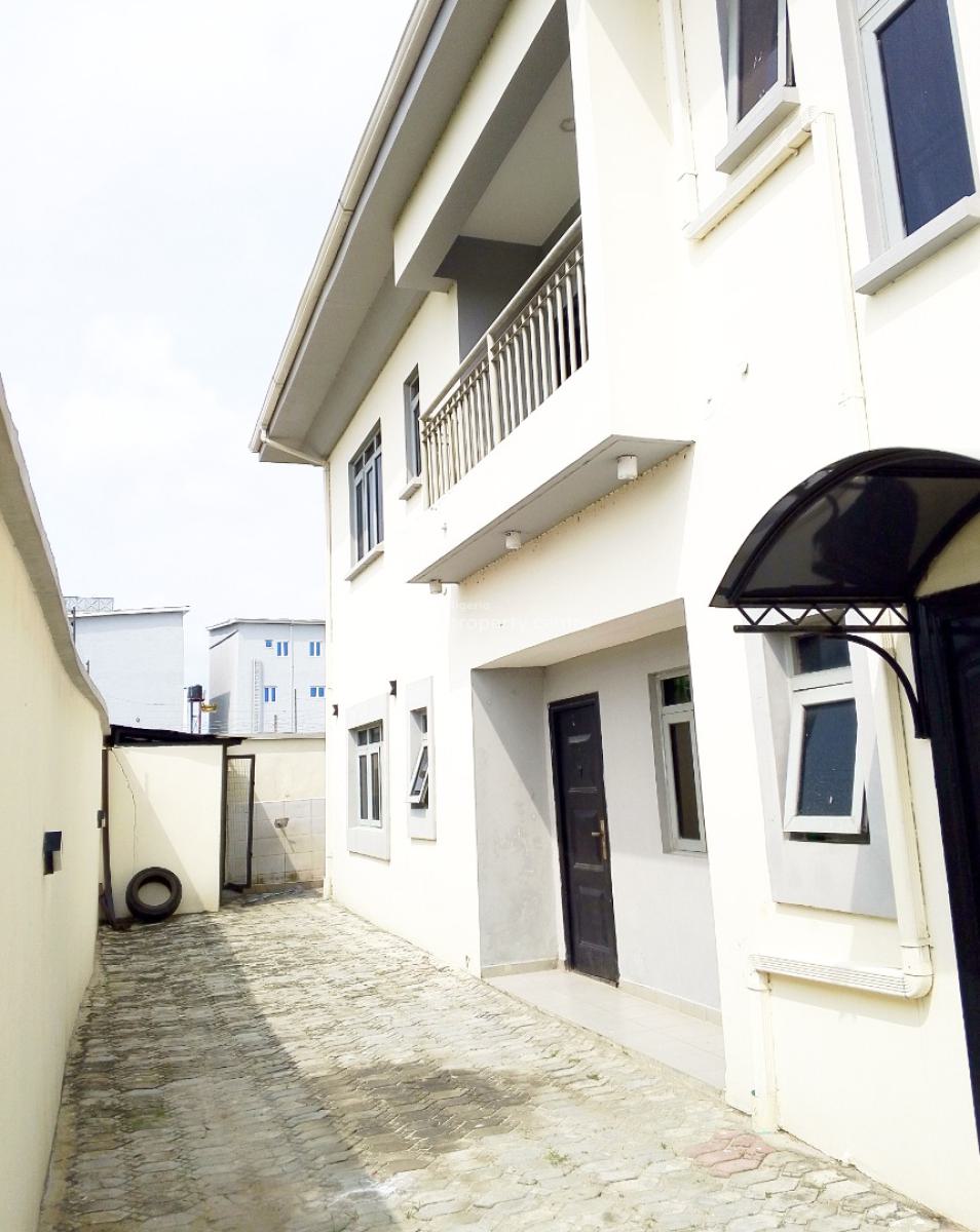 Nice and Standard 3bedroom Upstairs Flat, Serene and Secure Estate, Sangotedo Ajah, Sangotedo, Ajah, Lagos, Flat / Apartment for Rent