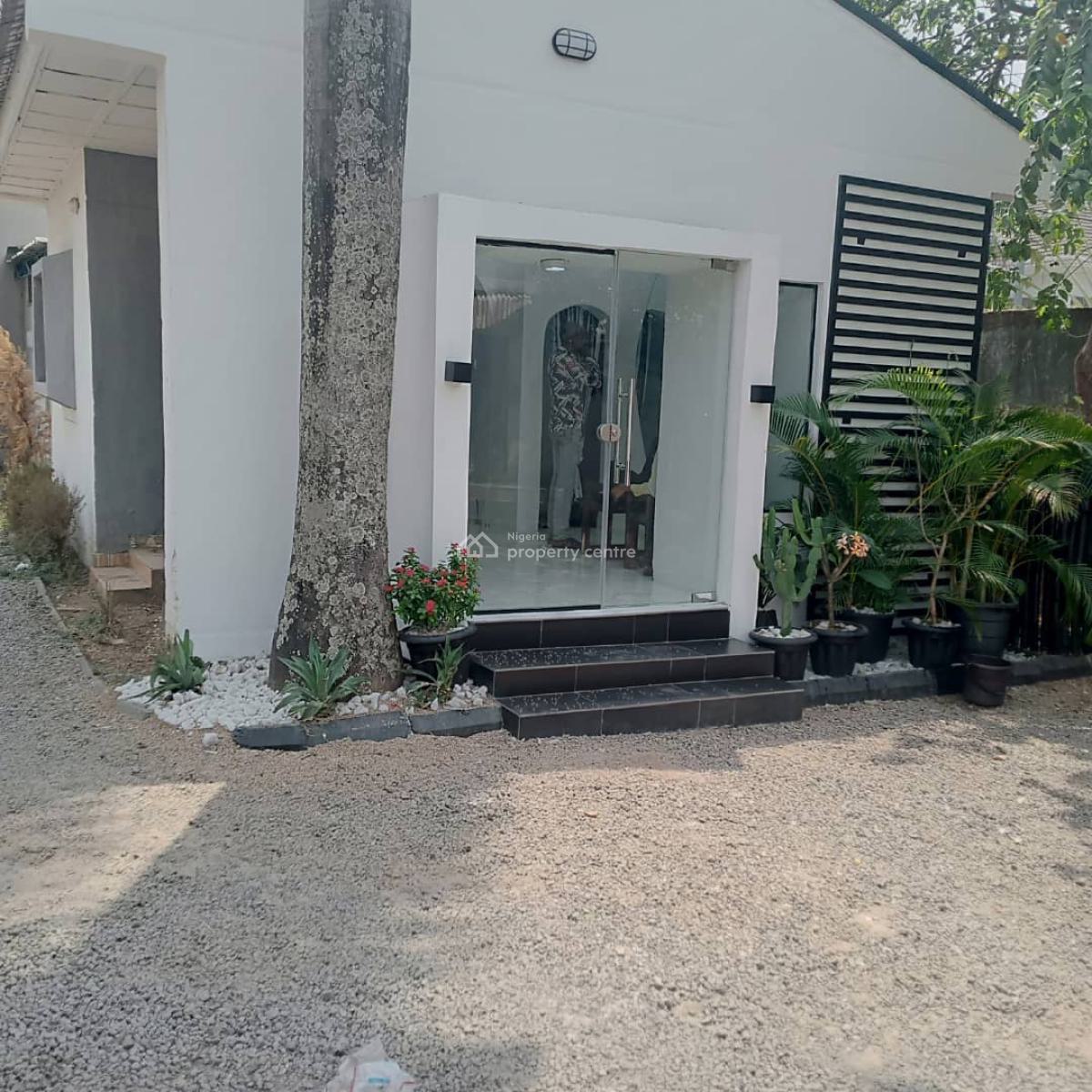 1bedroom, Tila Berry Close Off Aminu Kano, Wuse 2, Abuja, Shop for Rent