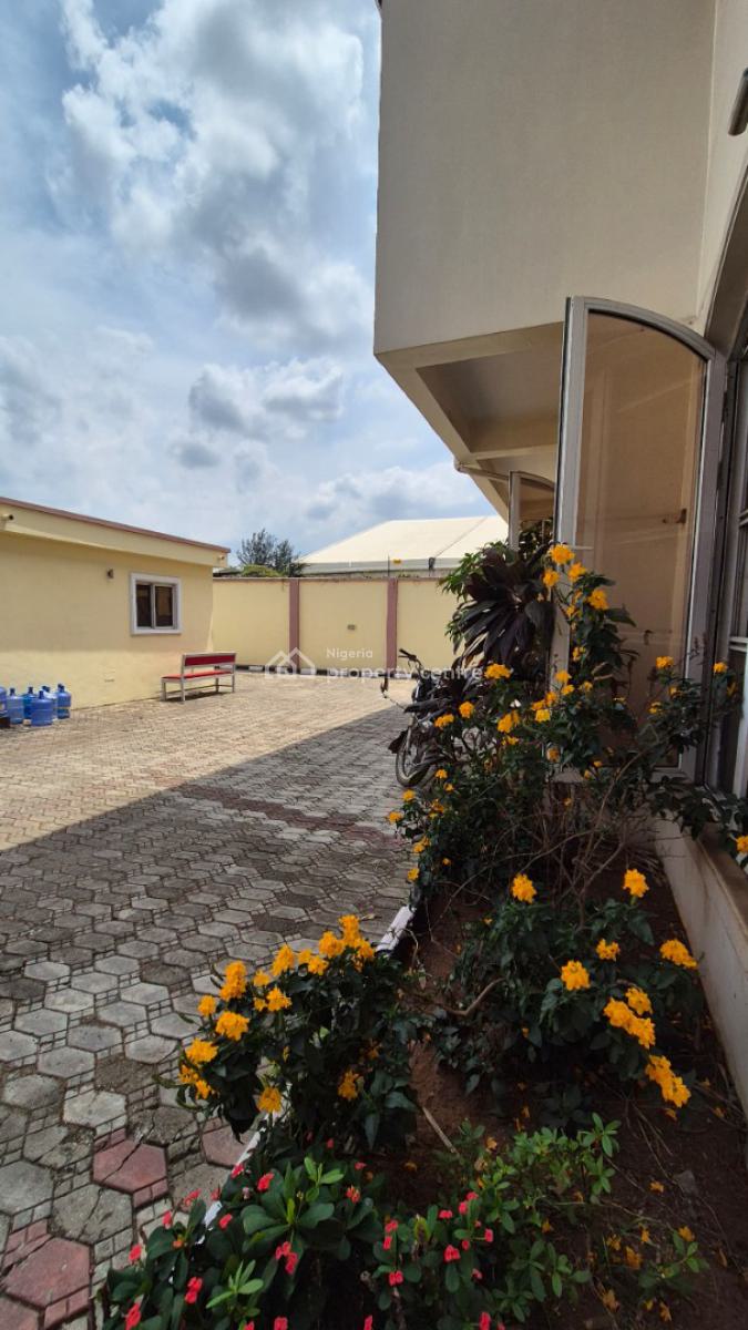 a Service 3 Bedroom Duplex at Ikeja Gra, Ikeja., Gra Ikeja, Ikeja Gra, Ikeja, Lagos, Semi-detached Duplex for Rent