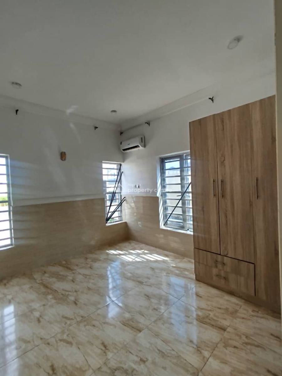 Well Standard 3 Bedroom Flat Without Bq Tarred Road, Katampe (main), Katampe, Abuja, Flat / Apartment for Rent