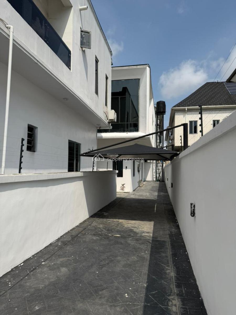 Distress Offer on 4 Bedroom Semi Detached Duplex with Bq in Serene Est, Chevron, Lekki, Lagos, Semi-detached Duplex for Sale