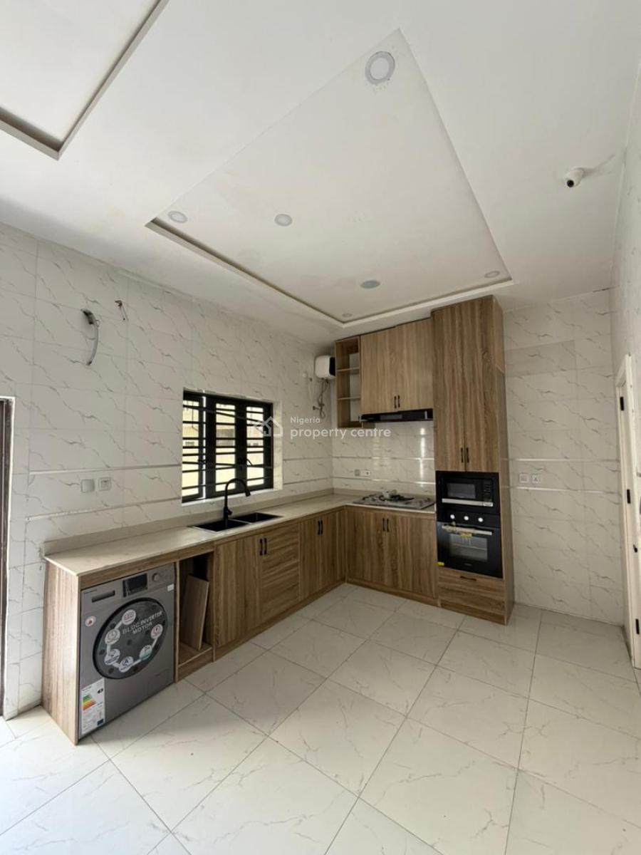 Distress Offer on 4 Bedroom Semi Detached Duplex with Bq in Serene Est, Chevron, Lekki, Lagos, Semi-detached Duplex for Sale