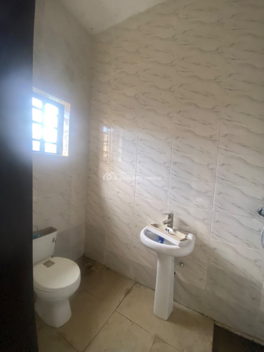 Luxury Spacious Bq with Large Spacee, Before Blenco Supermarket Sangotedo, Sangotedo, Ajah, Lagos, Self Contain (single Rooms) for Rent