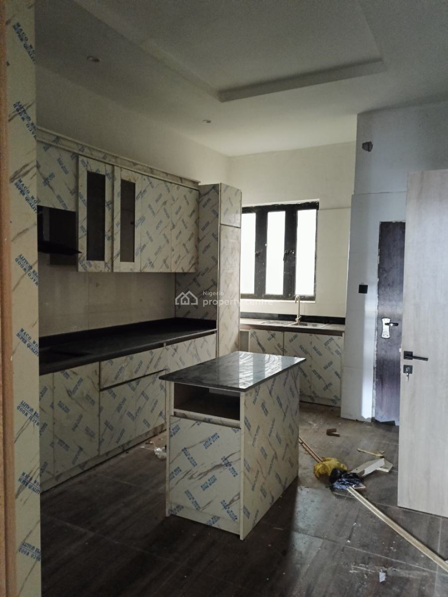 5-bedroom Semi-detached Duplex with a Study Room and Bq in Guzape, Asokoro Heights Guzape, Guzape District, Abuja, Semi-detached Duplex for Sale